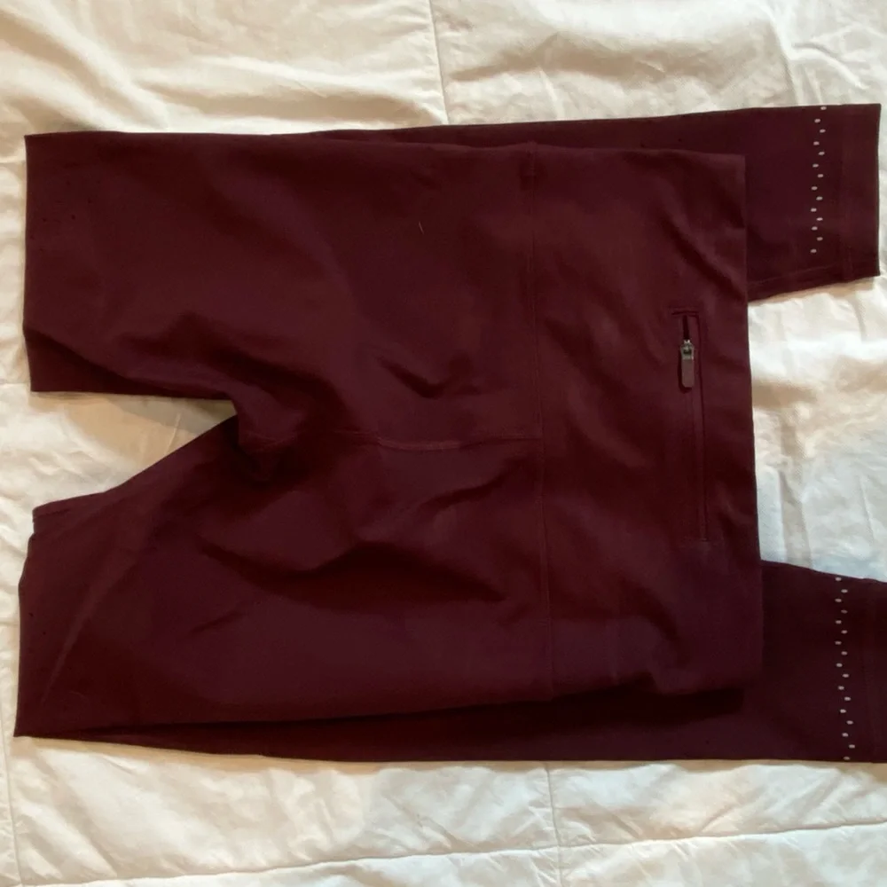 Lululemon - Picture 2 of 6